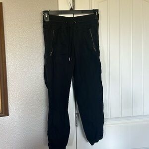 Athleta Cabo linen jogger; size 0, petite; black